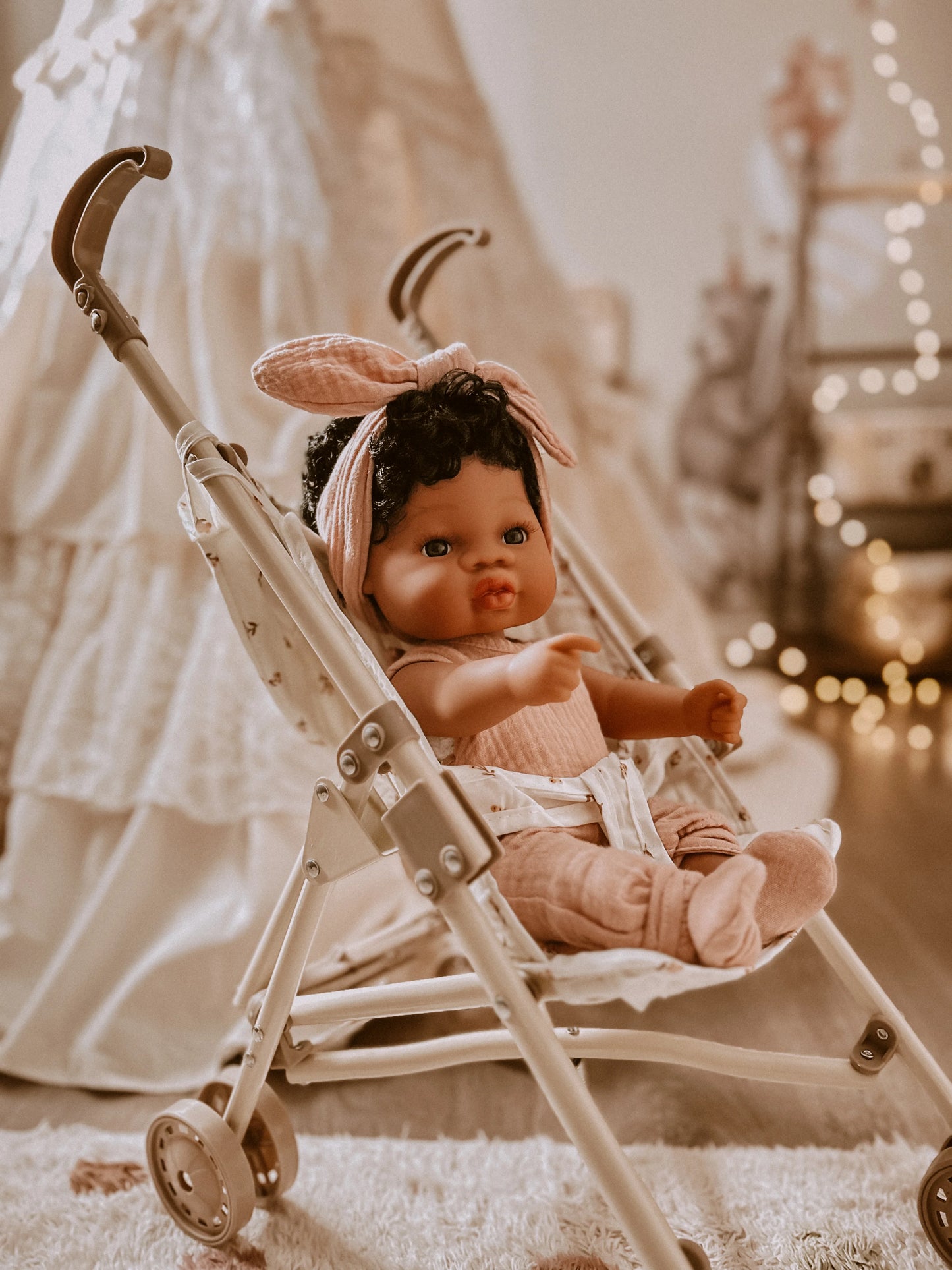 Lėlių vežimėlis | GĖLIŲ PUMPURAI